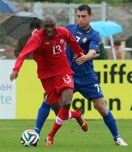 Canadian Atiba Hutchinson turns heads as he climbs the ladder in world soccer | iNFOnews.ca