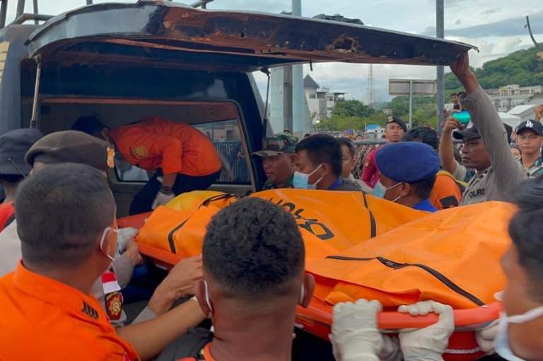 Indonesian rescuers recover third body from tour boat sinking | iNFOnews.ca