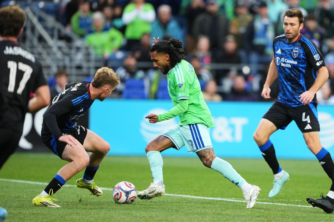 Osaze De Rosario's goal in 89th minute helps Sounders beat Earthquakes 3-2 | iNFOnews.ca