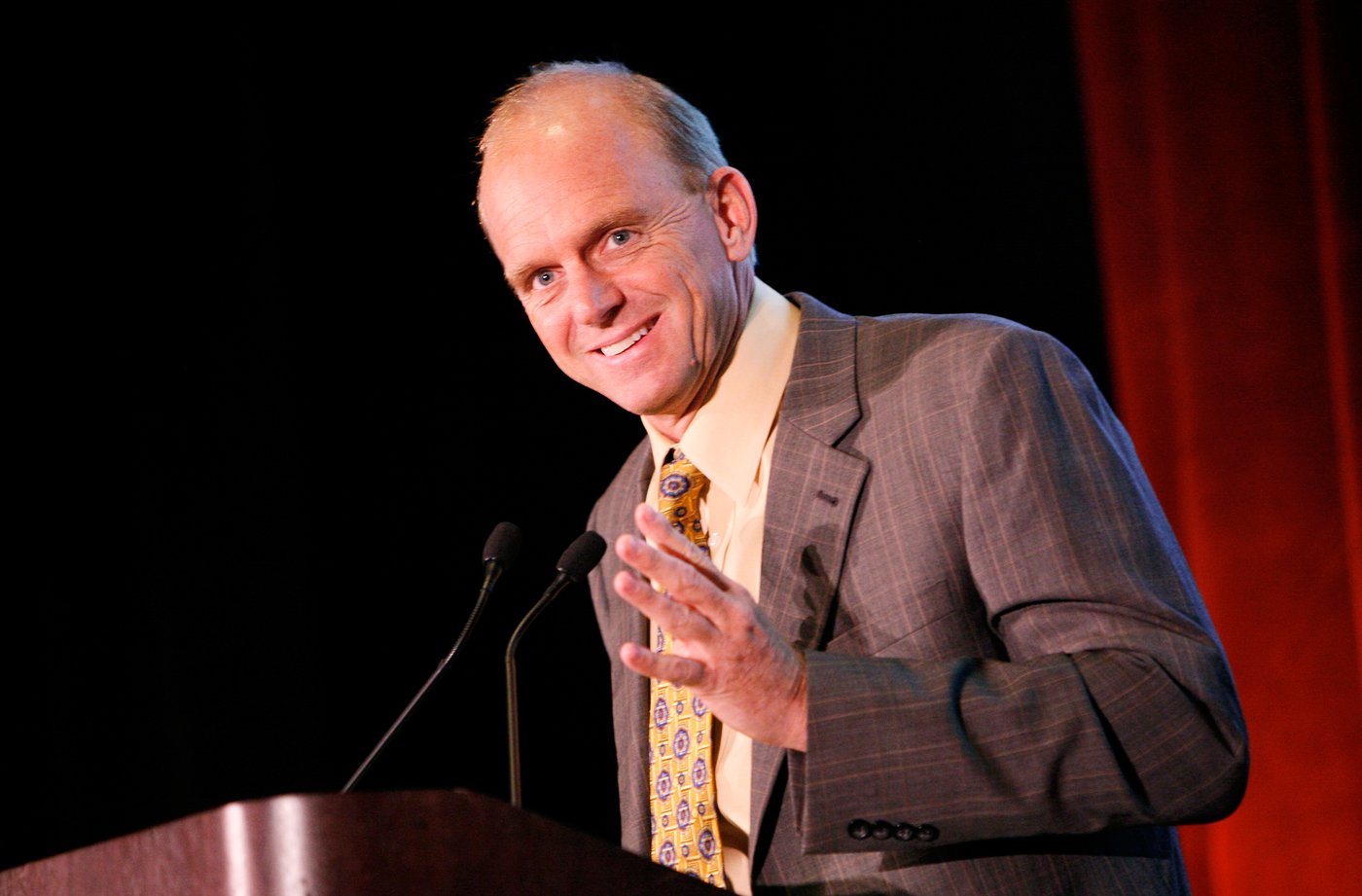 Ex-Olympic champ Rowdy Gaines calls for changes at USA Swimming as team struggles in Singapore | iNFOnews.ca