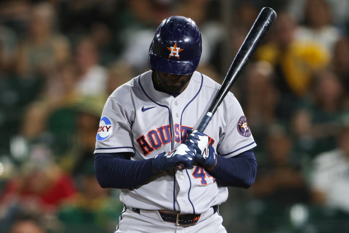 Spence hits first 3 homers of career, helps Astros survive Athletics 7-5 to keep playoff hopes alive | iNFOnews.ca