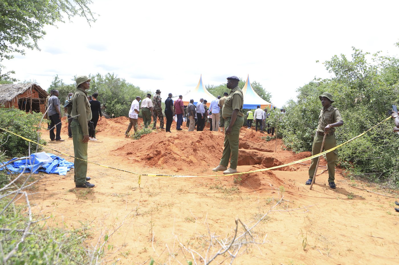 Exhumation in Kenya cult site paused to allow DNA sampling on 34 bodies | iNFOnews.ca