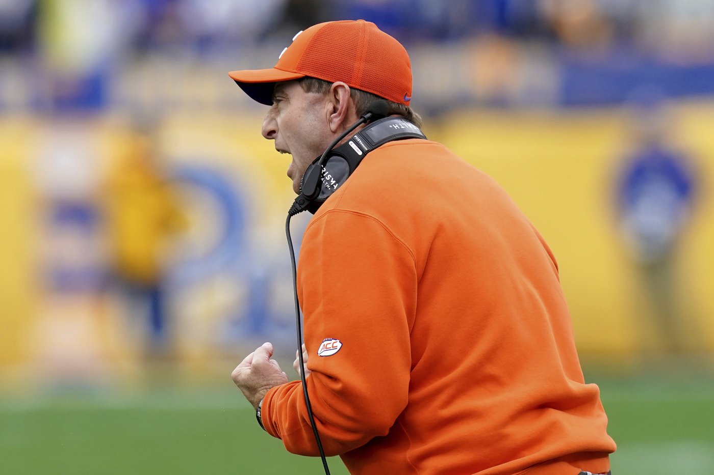 Klubnik's late touchdown run helps No. 17 Clemson escape with a 24-20 win over Pitt | iNFOnews.ca