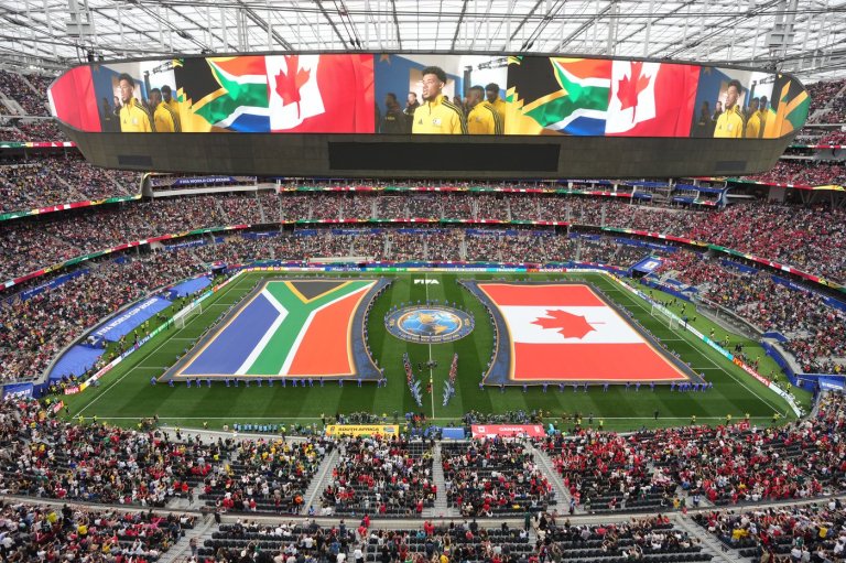 Canada and South Africa meet in first round of 32 match on World Cup Day 18, in photos | iNFOnews.ca