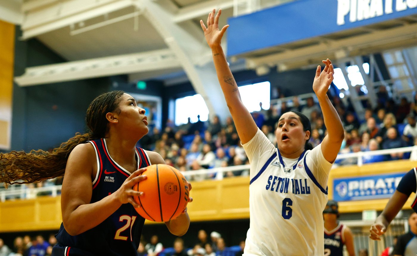 No. 1 UConn beats Seton Hall 92-52 for its 43rd straight win over the Pirates | iNFOnews.ca
