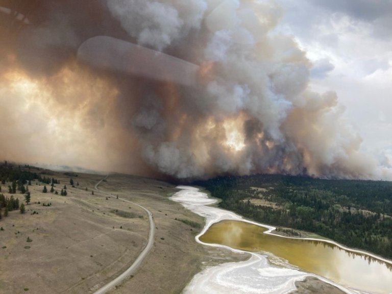 'Trace' rainfall quells flames, but drought wracks B.C.'s fire-stricken south Cariboo | iNFOnews.ca