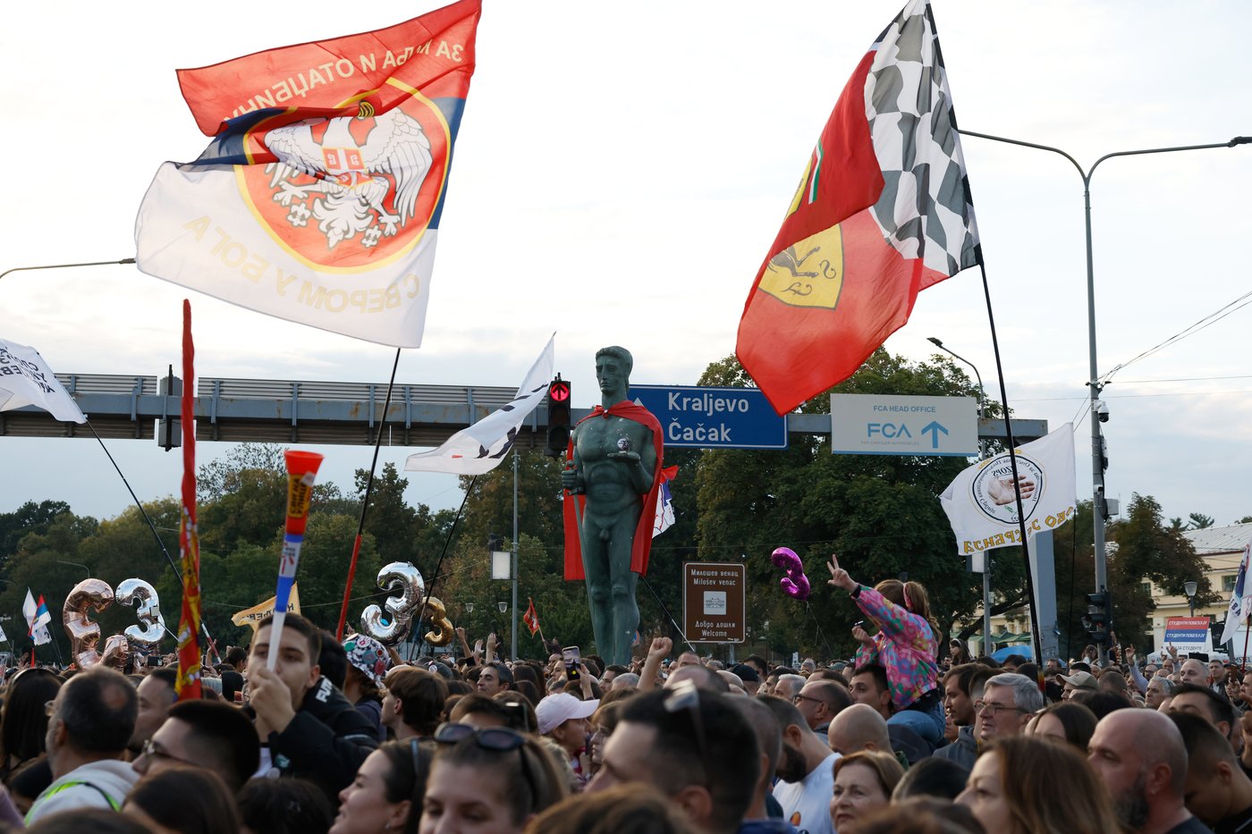 Thousands welcome cycling students in Kragujevac ahead of Serbia’s Oct. 25 election | iNFOnews.ca