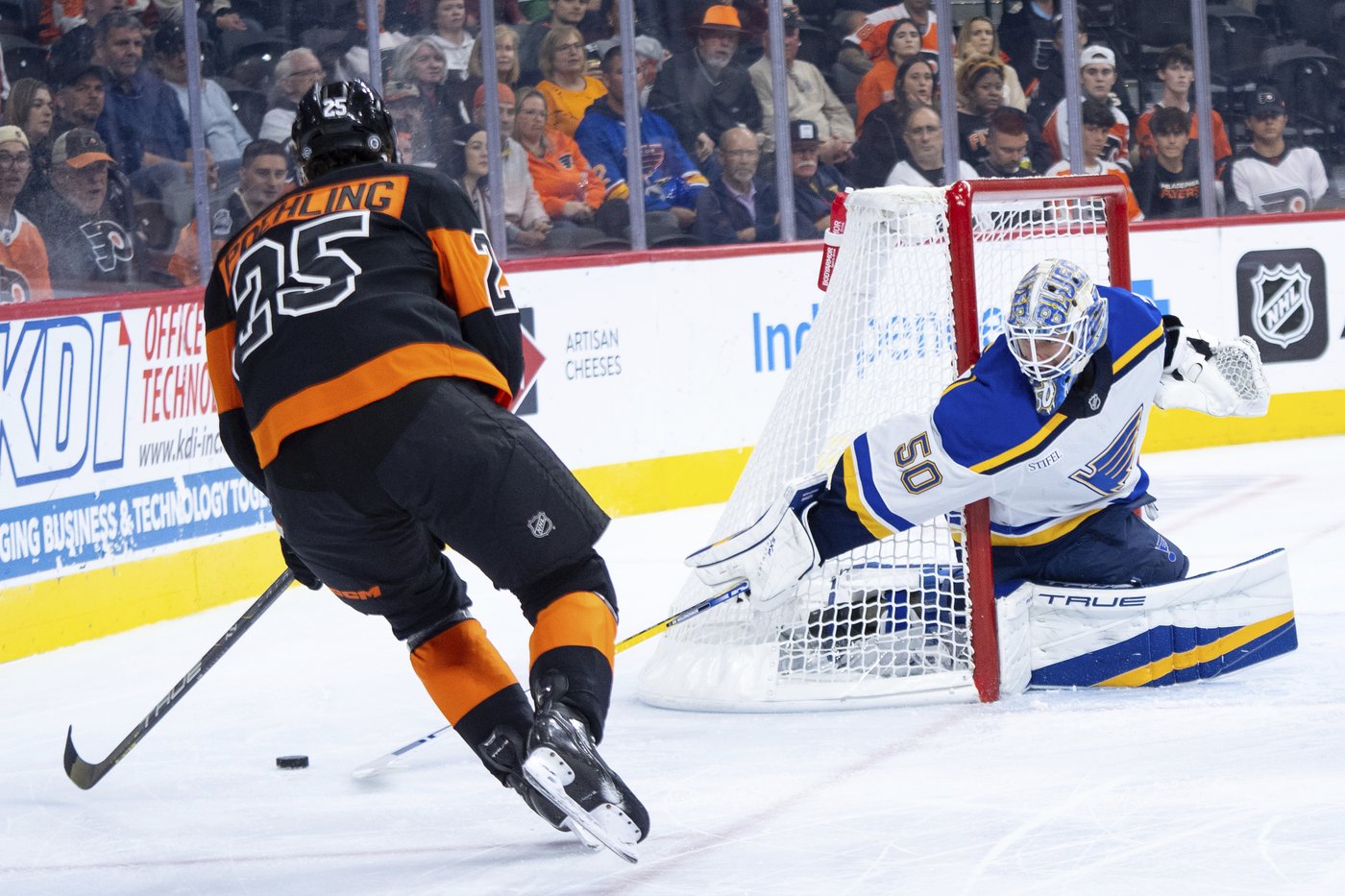 Bobby Brink breaks late tie, Flyers beat Blues 2-1 for 2nd straight victoiry | iNFOnews.ca Bobby Brink breaks late tie, Flyers beat Blues 2-1 for 2nd straight victoiry | iNFOnews.ca