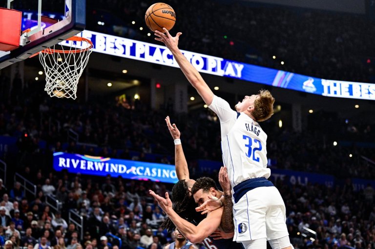 Gilgeous-Alexander's 33 points in 3 quarters power Thunder to 14th straight win | iNFOnews.ca