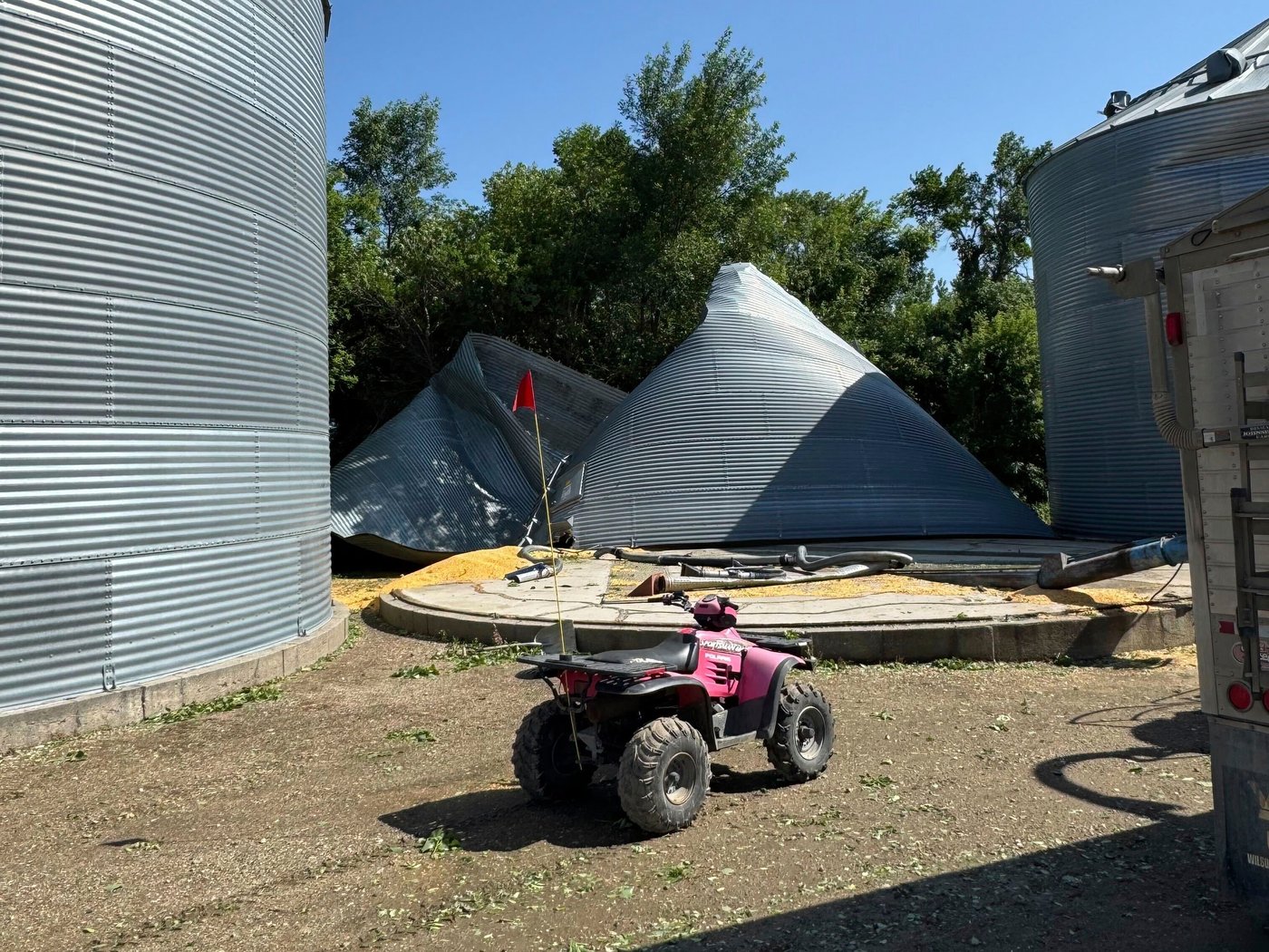 Weekend tornadoes kill 6 in North Dakota and New York, toss trees and train cars | iNFOnews.ca Weekend tornadoes kill 6 in North Dakota and New York, toss trees and train cars | iNFOnews.ca