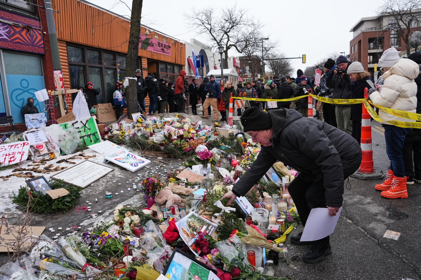 Trump's about-face in Minnesota after Pretti's death is latest in pattern of sudden shifts | iNFOnews.ca