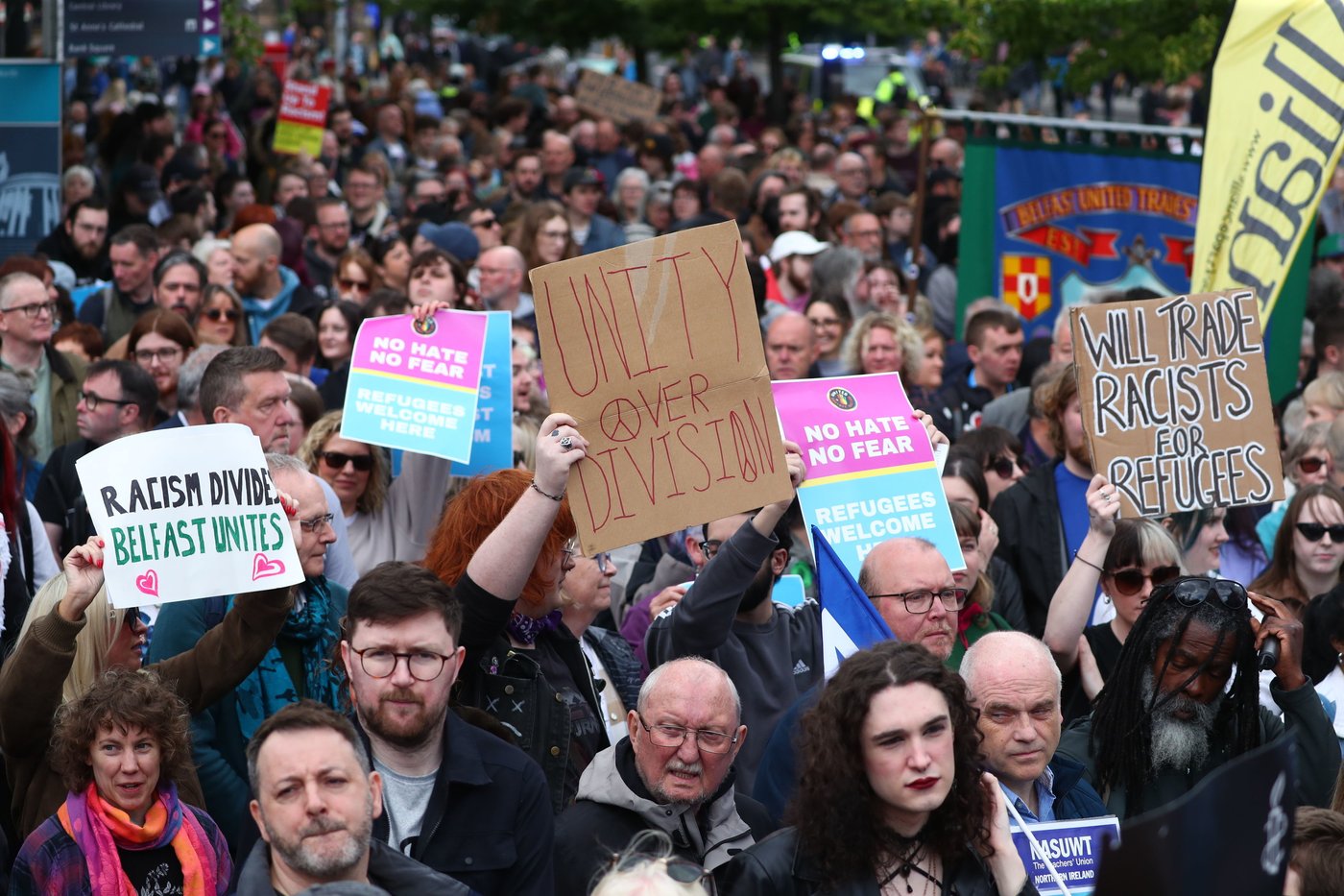 Thousands rally in Belfast to condemn anti-immigrant rioting that followed stabbing | iNFOnews.ca Thousands rally in Belfast to condemn anti-immigrant rioting that followed stabbing | iNFOnews.ca