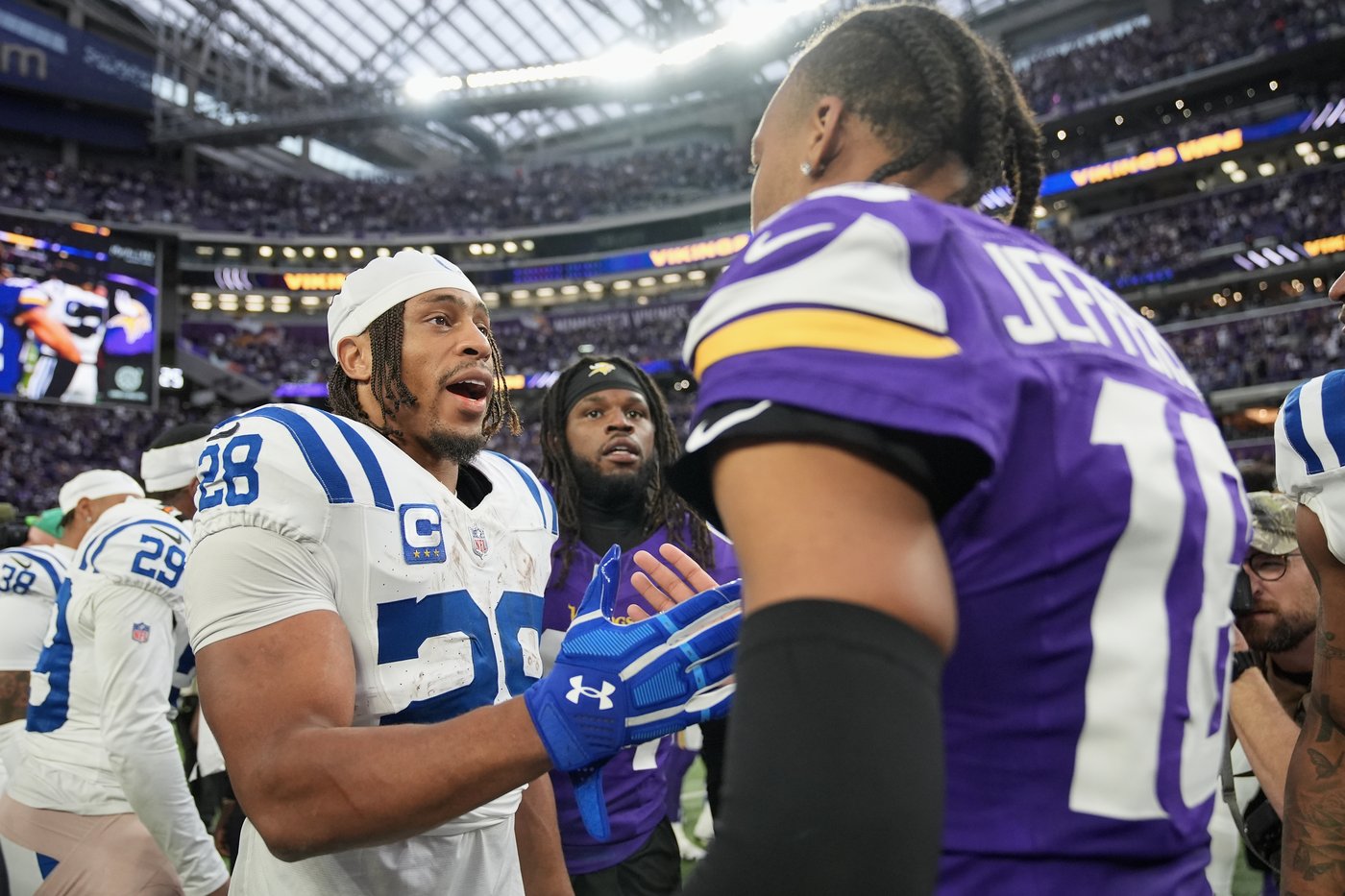 Jonathan Taylor and struggling Colts try to tune out trade deadline noise after another loss | iNFOnews.ca
