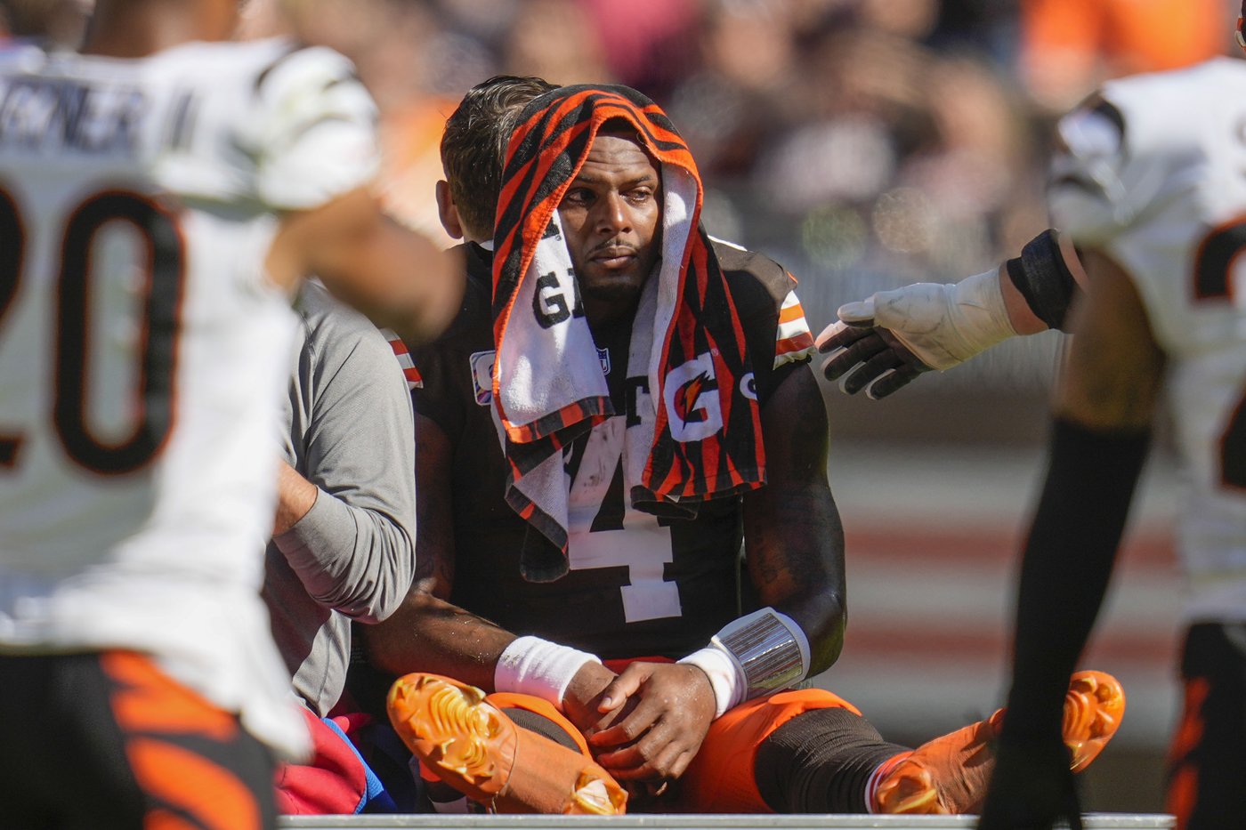 Deshaun Watson's season is ended by a ruptured Achilles tendon. Browns say QB will have surgery | iNFOnews.ca Deshaun Watson's season is ended by a ruptured Achilles tendon. Browns say QB will have surgery | iNFOnews.ca