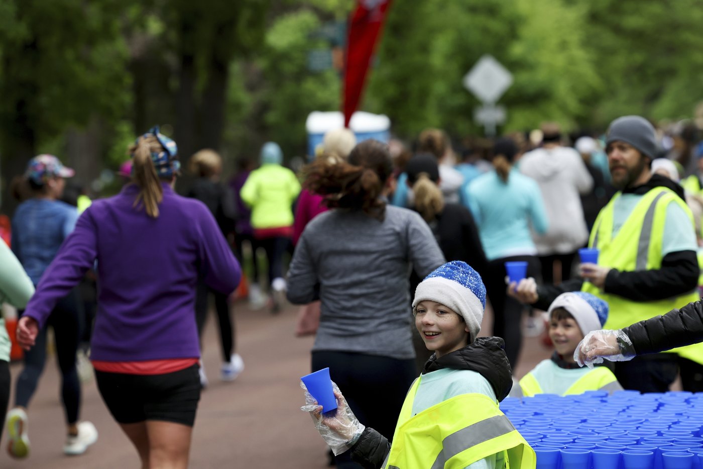 This runner was bothered by blizzard of disposable cups at races. She invented something better | iNFOnews.ca This runner was bothered by blizzard of disposable cups at races. She invented something better | iNFOnews.ca