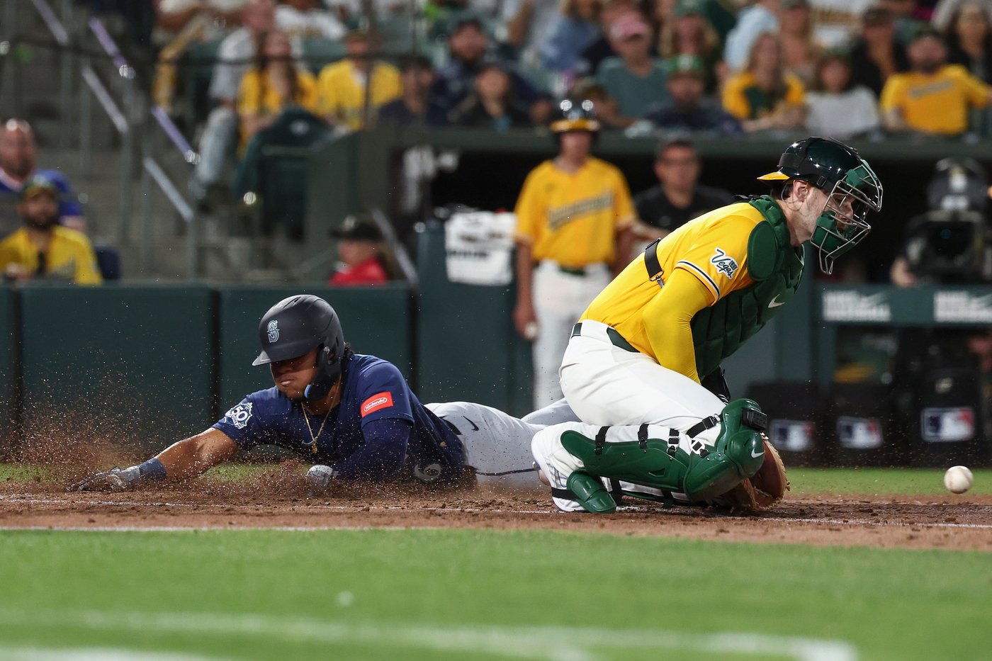 Mariners pound Athletics 19-1 with 5 home runs, 23 hits | iNFOnews.ca Mariners pound Athletics 19-1 with 5 home runs, 23 hits | iNFOnews.ca