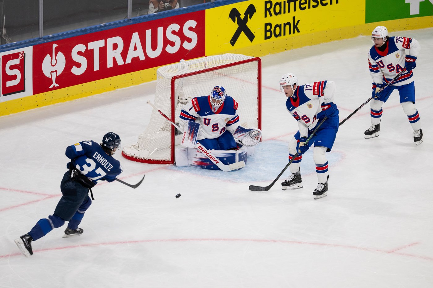 Canada beats Denmark and Crosby tallies 4 assists in third-period surge at hockey worlds | iNFOnews.ca