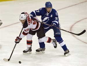 Lightning D Victor Hedman suffers upper-body injury in victory over Canucks | iNFOnews.ca CP30341255