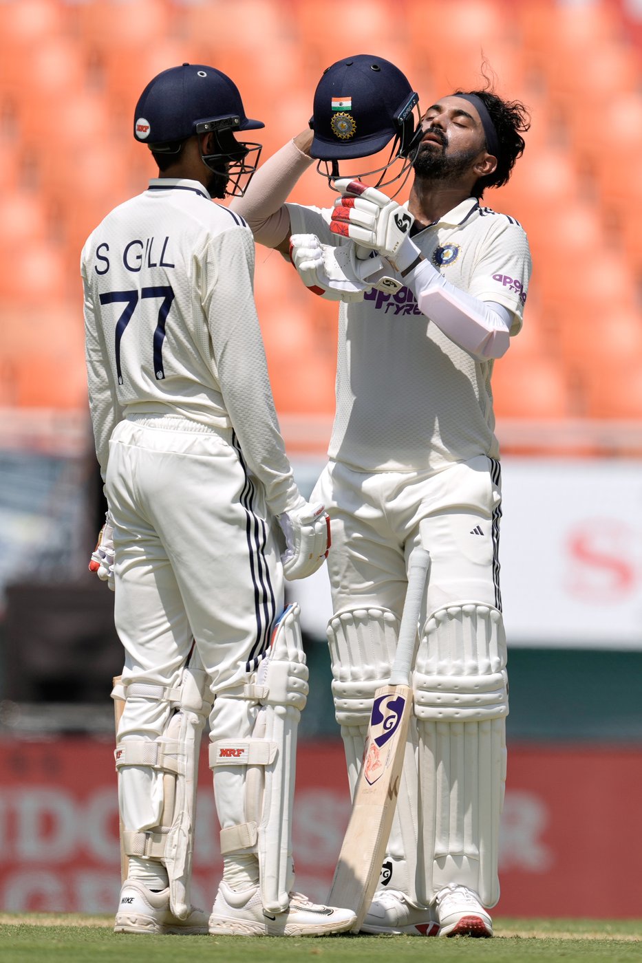 Gill, Rahul centuries lead dominant India to 368-3 on Day 1 of one-off test against Afghanistan | iNFOnews.ca