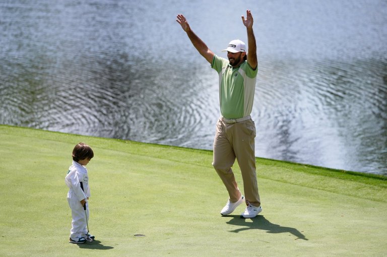 Photos of golfers and their children enjoying the Par-3 Contest at the Masters | iNFOnews.ca