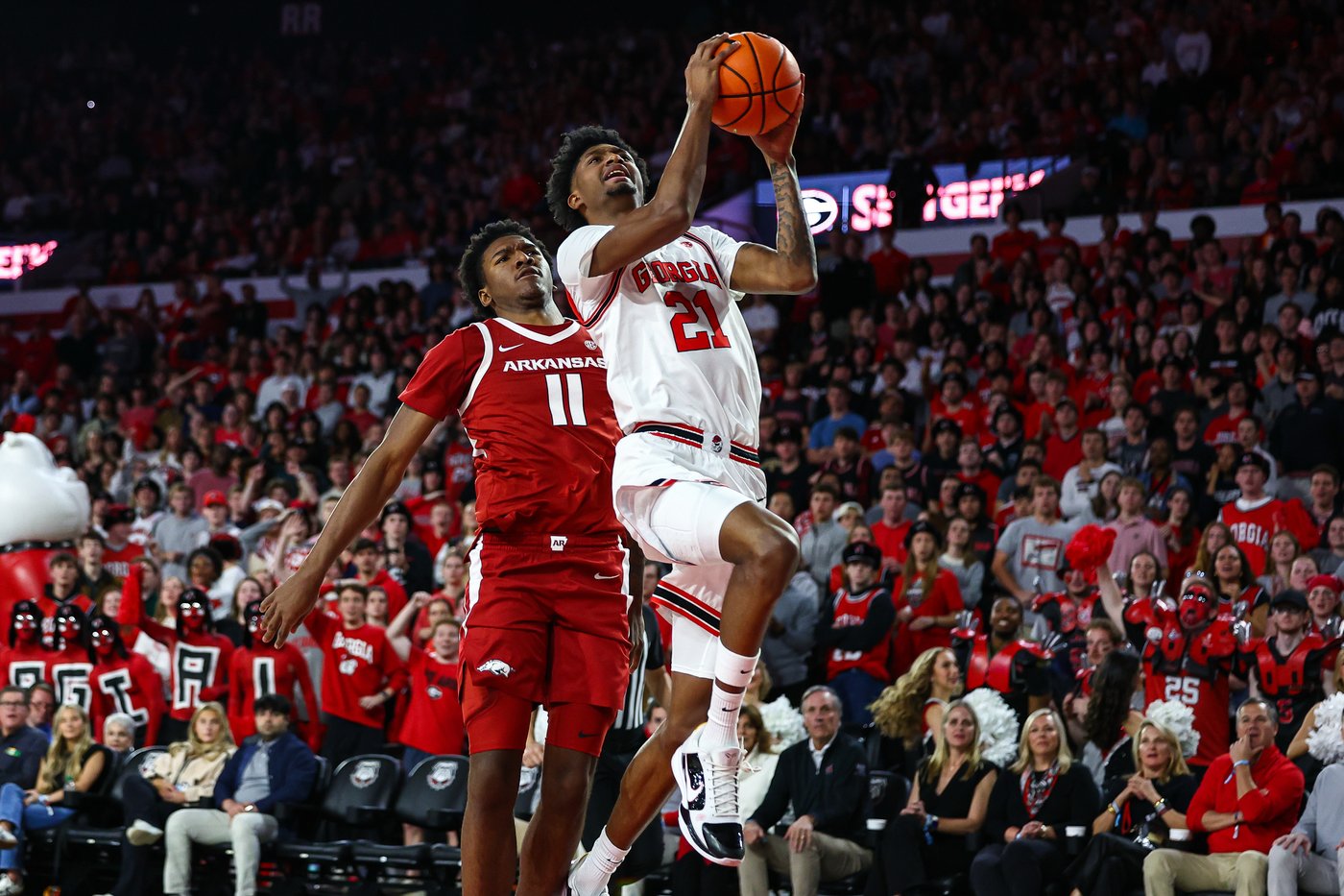 Wilkinson scores 20 and No. 21 Georgia beats No. 17 Arkansas 90-76 | iNFOnews.ca Wilkinson scores 20 and No. 21 Georgia beats No. 17 Arkansas 90-76 | iNFOnews.ca