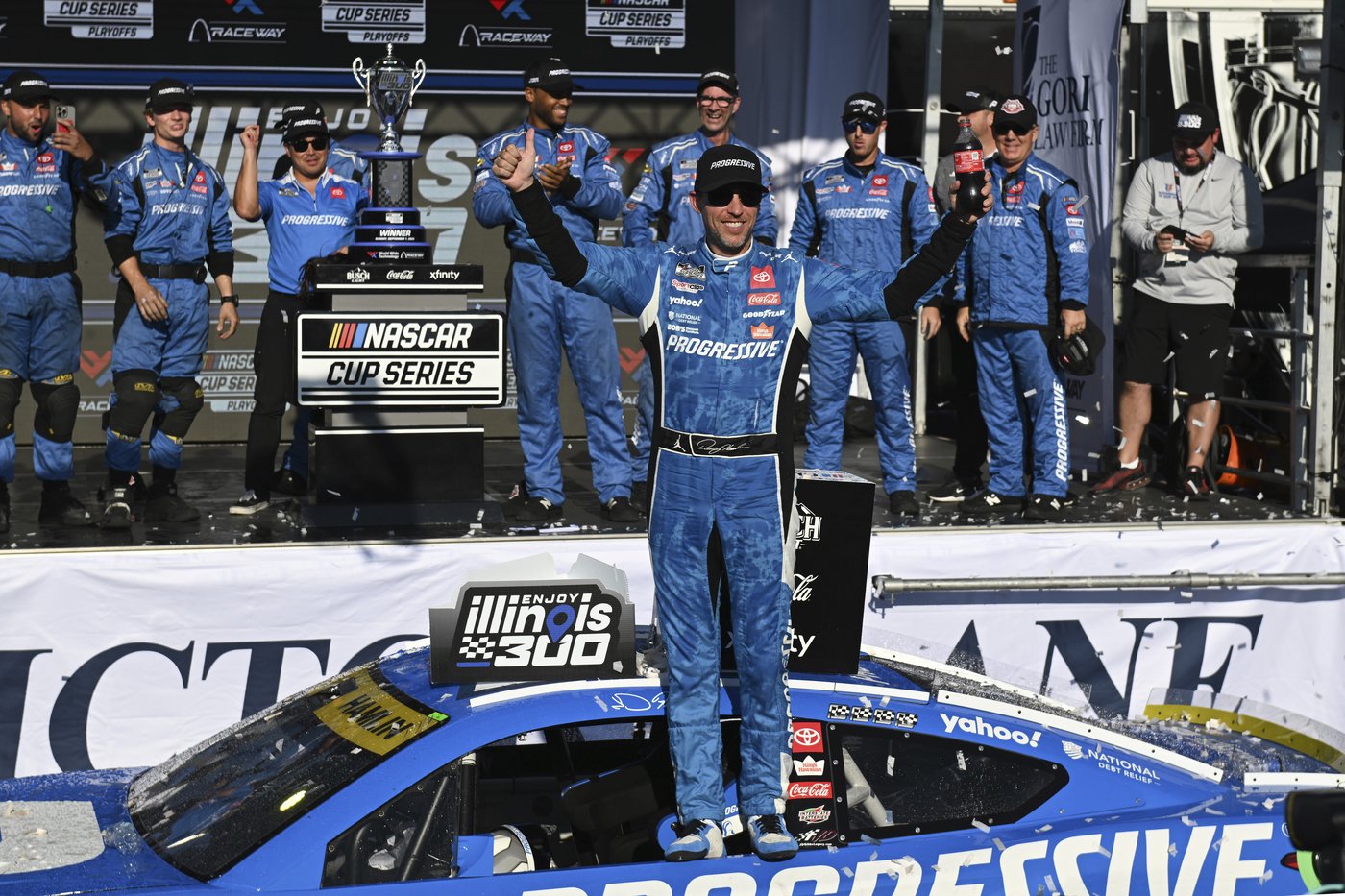 Denny Hamlin advances in NASCAR playoffs at Gateway with 200th Cup win for Toyota | iNFOnews.ca Denny Hamlin advances in NASCAR playoffs at Gateway with 200th Cup win for Toyota | iNFOnews.ca