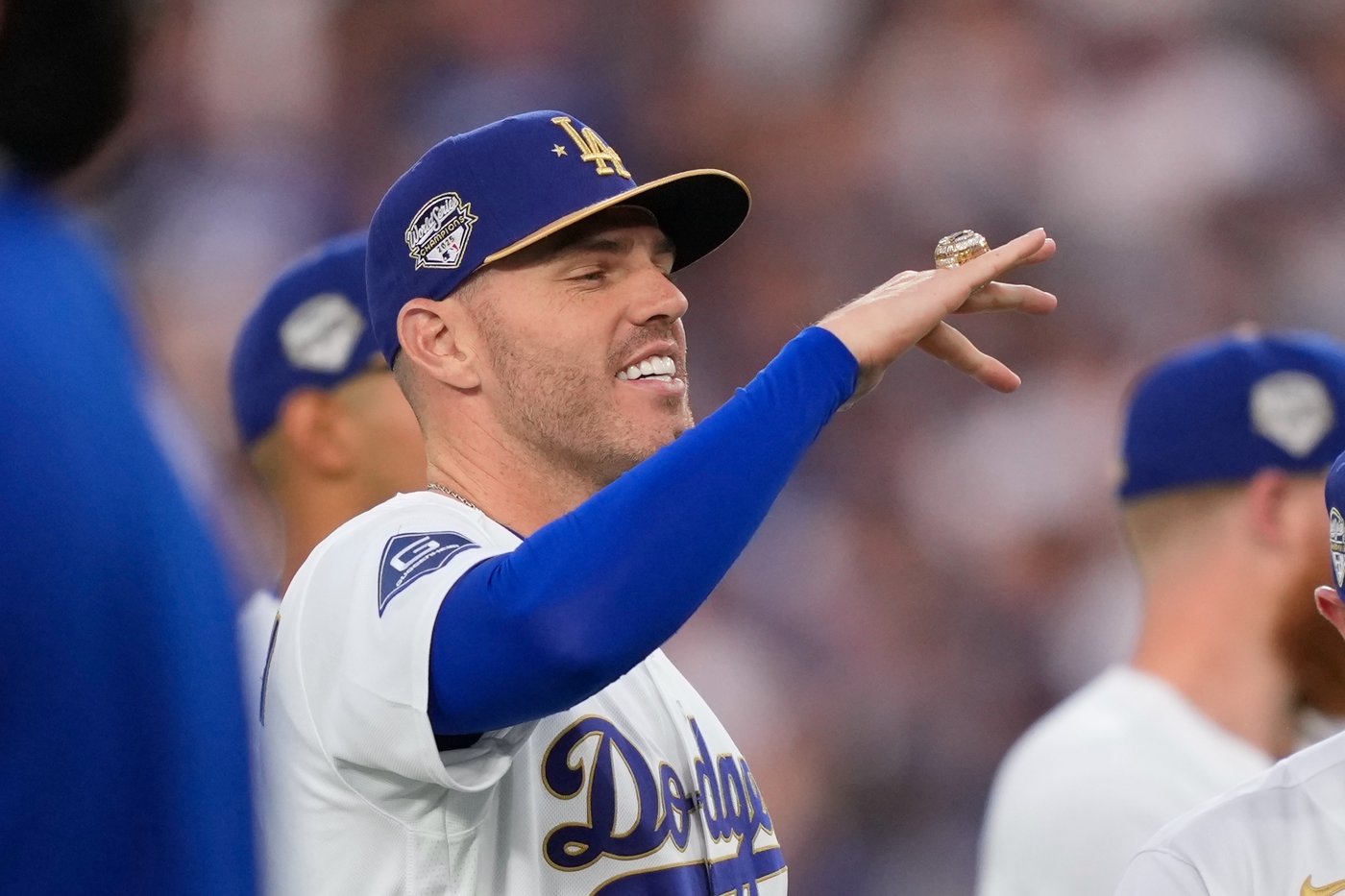 Put a ring on it: Dodgers receive glittering World Series jewelry to mark back-to-back titles | iNFOnews.ca Put a ring on it: Dodgers receive glittering World Series jewelry to mark back-to-back titles | iNFOnews.ca