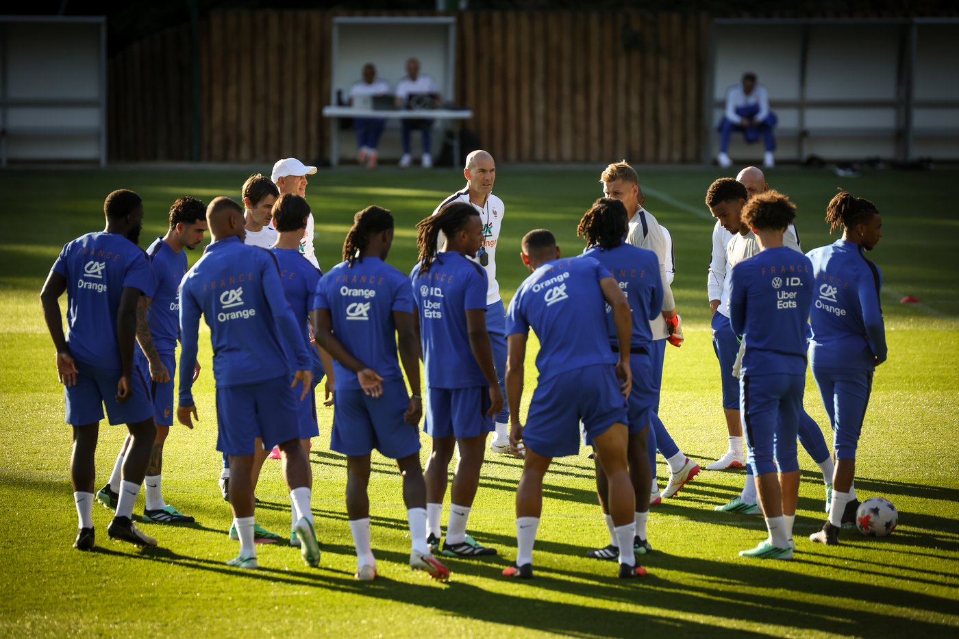 A dream debut for Esteban Lepaul as Zidane feeds him passes in France training | iNFOnews.ca A dream debut for Esteban Lepaul as Zidane feeds him passes in France training | iNFOnews.ca