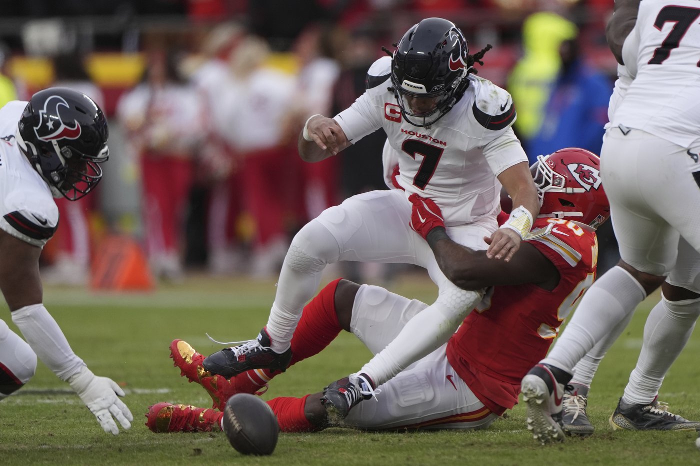 Mahomes and Kelce help Chiefs to a 23-14 win over Texans and another AFC title game trip | iNFOnews.ca Mahomes and Kelce help Chiefs to a 23-14 win over Texans and another AFC title game trip | iNFOnews.ca