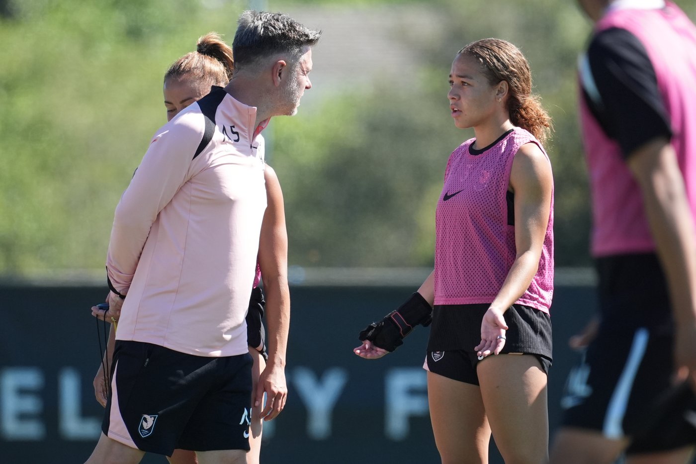 Ten months after her heart stopped during a game, Angel City's Savy King returns to the pitch | iNFOnews.ca