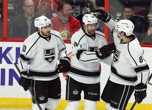 Kings place Mike Richards on waivers as centre's production continues to decline | iNFOnews.ca CP31635374