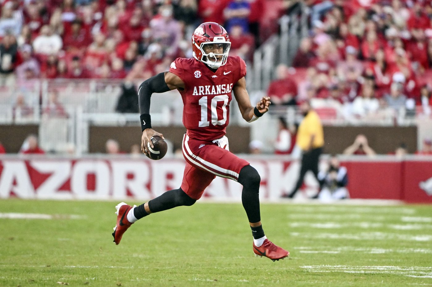 No. 8 LSU beats Arkansas 34-10 behind Durham's three touchdowns, Ramos' four field goals | iNFOnews.ca