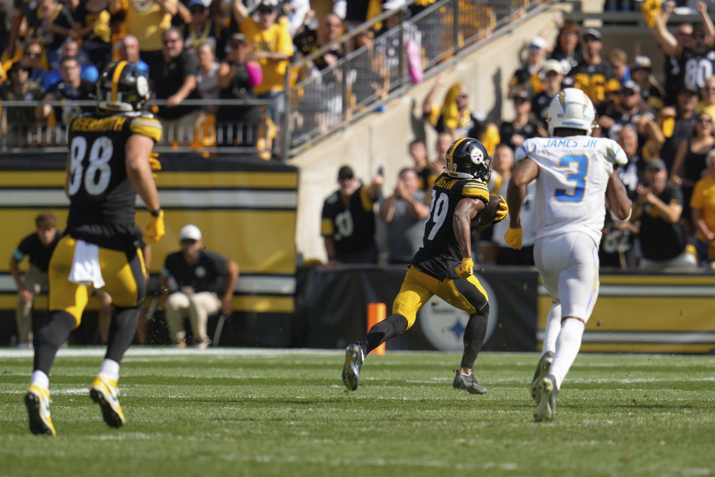 Justin Fields shines as the Steelers move to 3-0 with a 20-10 win over the Chargers | iNFOnews.ca Justin Fields shines as the Steelers move to 3-0 with a 20-10 win over the Chargers | iNFOnews.ca