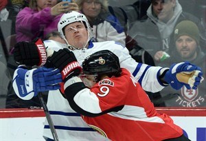 Leafs' Phaneuf out vs. Devils, will miss fifth straight game with hand injury | iNFOnews.ca CP31778492