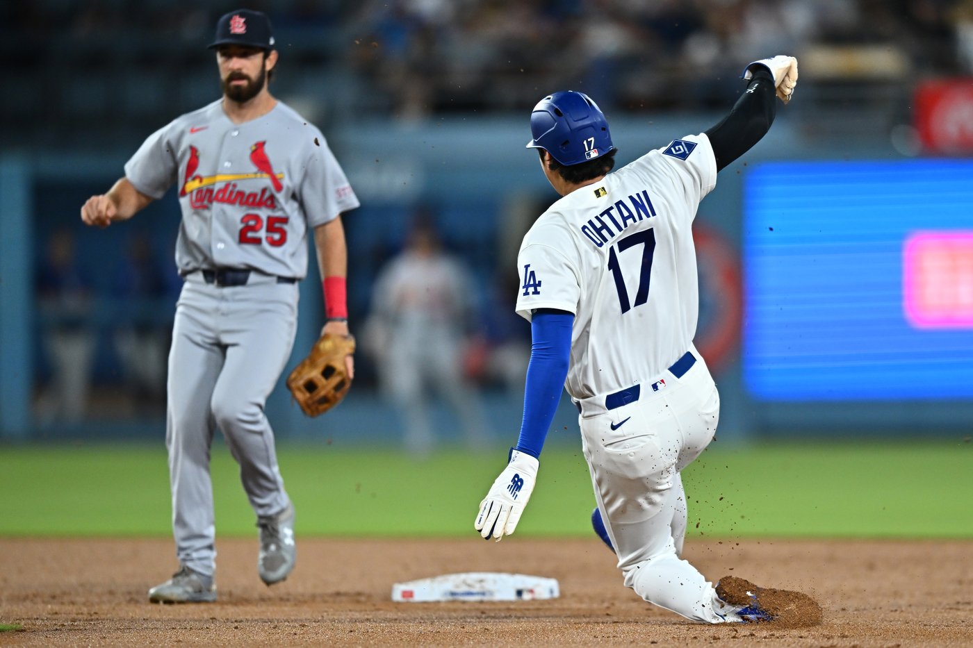 Saggese hits go-ahead single in the 10th in the Cardinals' 8-6 victory over the Dodgers | iNFOnews.ca