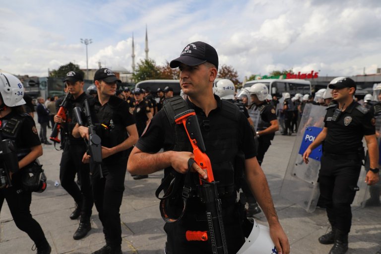 Police detain dozens at an Istanbul courthouse protest over LGBTQ+ crackdown | iNFOnews.ca