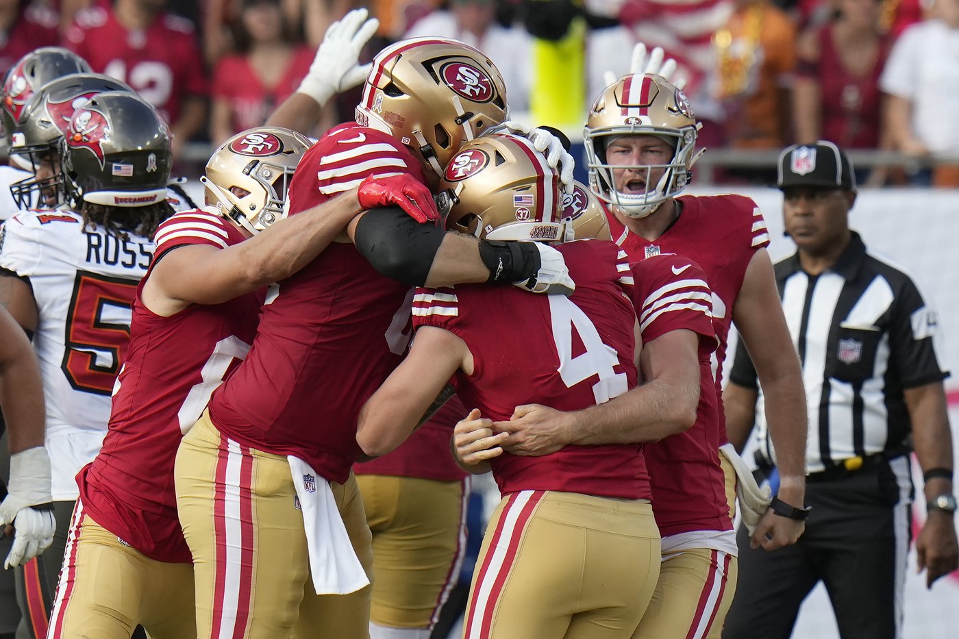 Purdy's big 4th quarter helps the 49ers overcome their mistakes and beat the Bucs | iNFOnews.ca