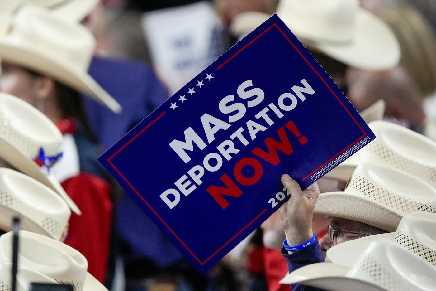 Chicago prepares for deportation arrests targeting hundreds next week after Trump takes office | iNFOnews.ca