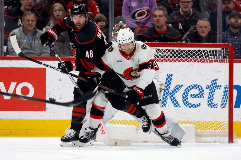 Jordan Staal's late goal lifts Hurricanes past Senators 4-3 | iNFOnews.ca