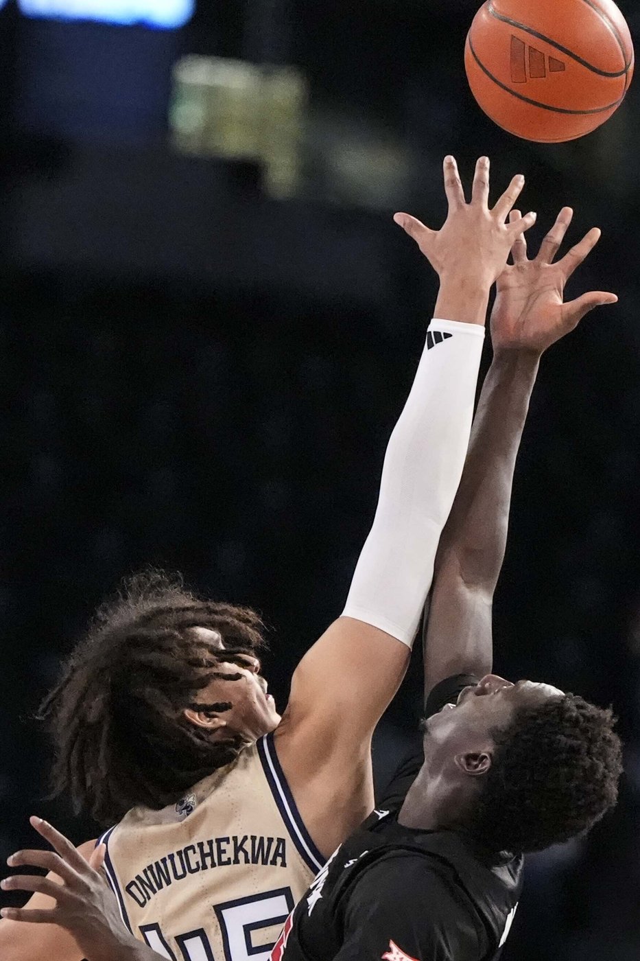 Mitchell leads No. 18 Cincinnati in rout of Georgia Tech 81-58 | iNFOnews.ca Mitchell leads No. 18 Cincinnati in rout of Georgia Tech 81-58 | iNFOnews.ca