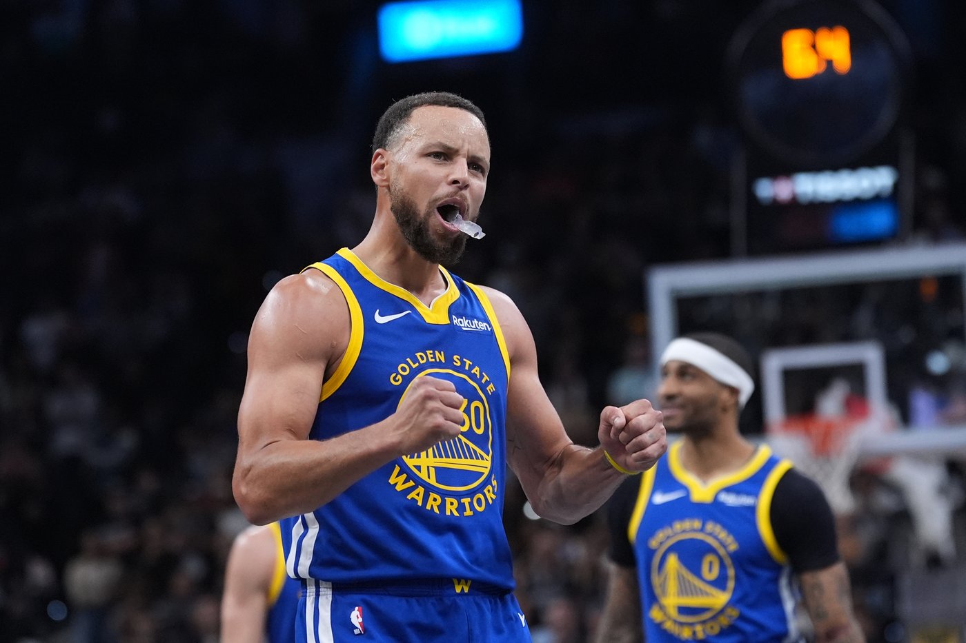 Curry ties Jordan's record, torches Spurs with 49 points to rally Warriors to 109-108 victory | iNFOnews.ca Curry ties Jordan's record, torches Spurs with 49 points to rally Warriors to 109-108 victory | iNFOnews.ca