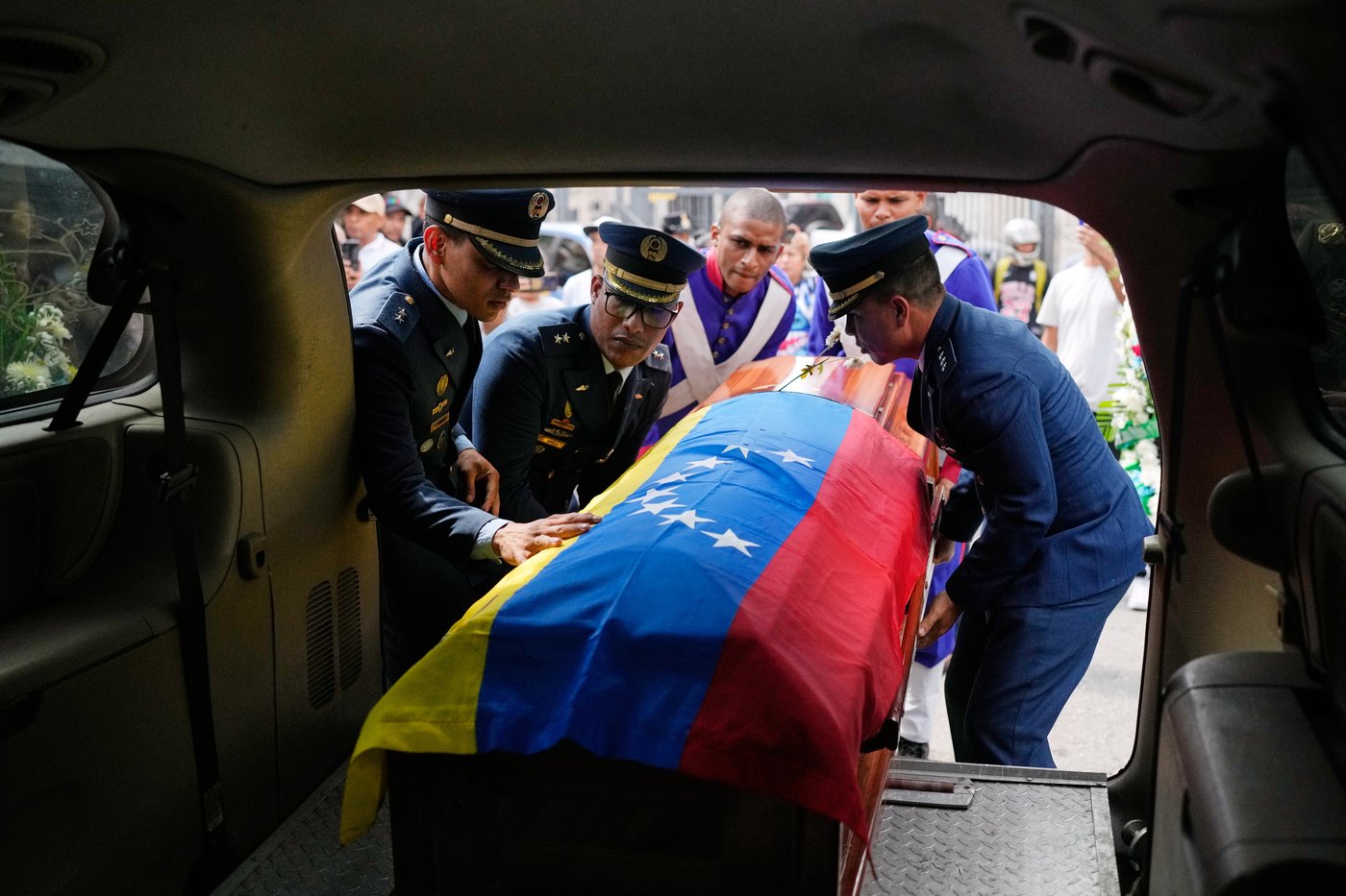 Venezuela's military buries soldiers killed in US operation to capture Maduro | iNFOnews.ca Venezuela's military buries soldiers killed in US operation to capture Maduro | iNFOnews.ca