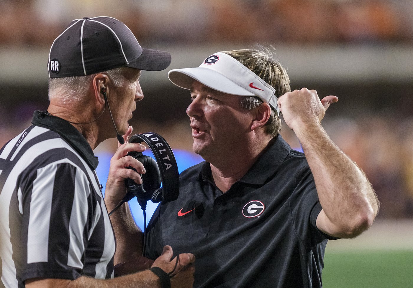 No. 5 Georgia knocks off No. 1 Texas 30-15, with Etienne running for 3 TDs | iNFOnews.ca