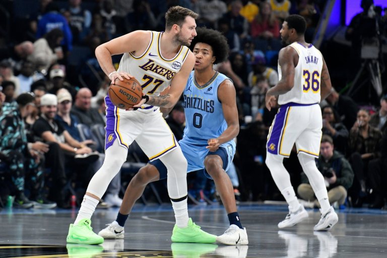 Doncic returns after 3-game absence, scores 44 to lead Lakers past Grizzlies 117-112 | iNFOnews.ca Doncic returns after 3-game absence, scores 44 to lead Lakers past Grizzlies 117-112 | iNFOnews.ca