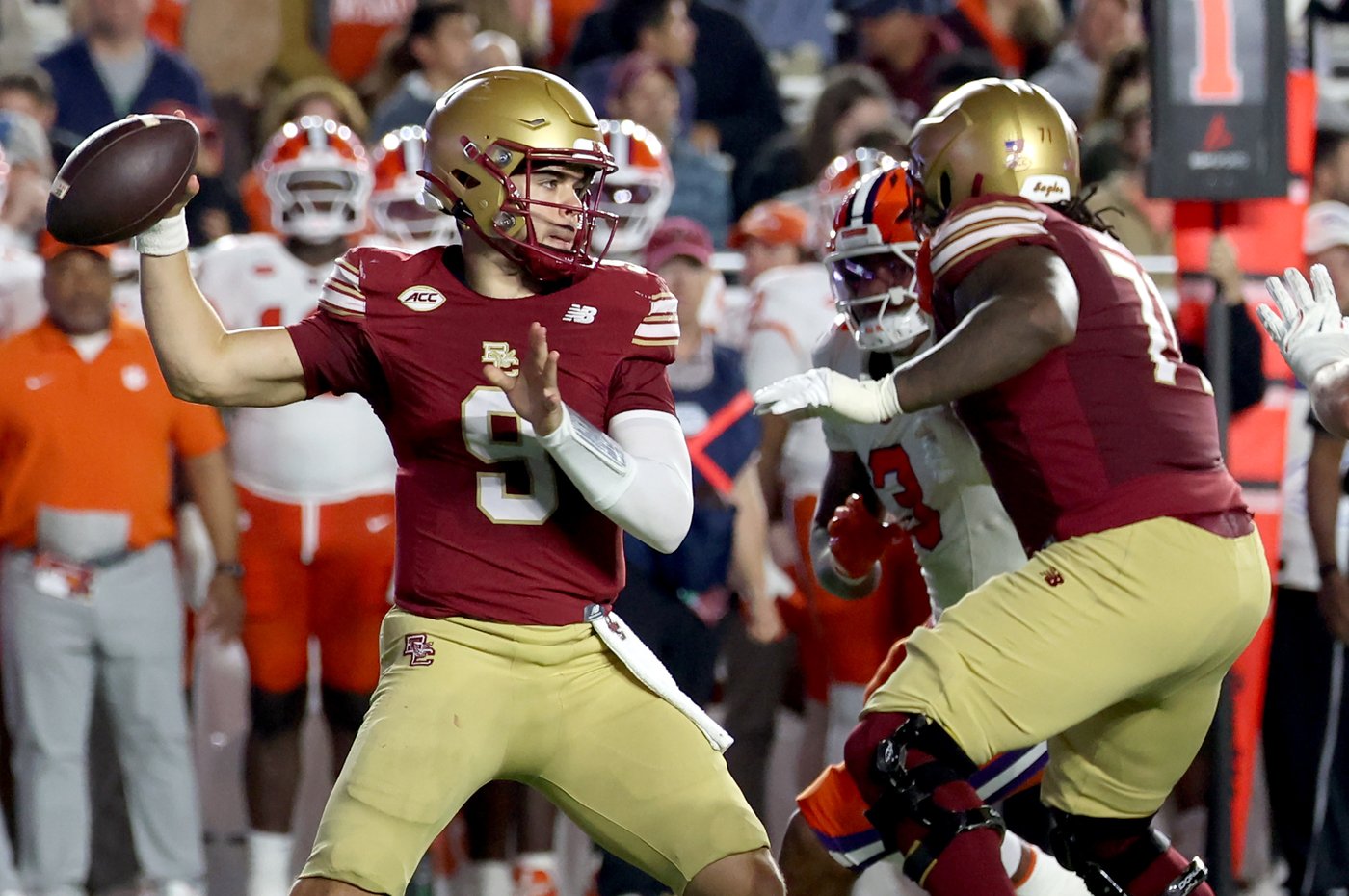 Cade Klubnik throws for a TD and runs for one before injury in Clemson's 41-10 victory over BC | iNFOnews.ca Cade Klubnik throws for a TD and runs for one before injury in Clemson's 41-10 victory over BC | iNFOnews.ca