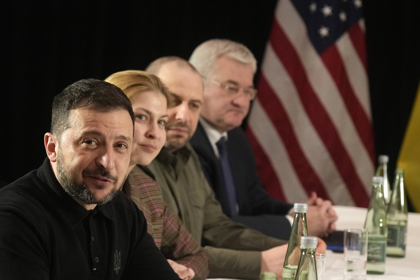 Zelenskyy to Vance: Ukraine wants 'security guarantees' as Trump seeks to end Ukraine-Russia war | iNFOnews.ca Zelenskyy to Vance: Ukraine wants 'security guarantees' as Trump seeks to end Ukraine-Russia war | iNFOnews.ca