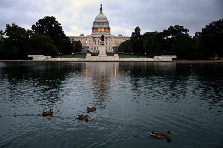 AP reader question: How might the federal shutdown affect the economy? | iNFOnews.ca