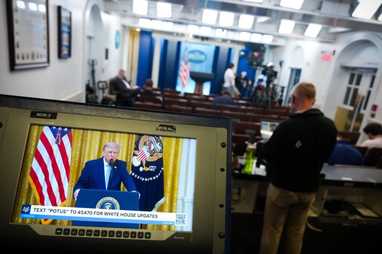 Journalists urge correspondents' association to stand up to Trump at rescheduled press dinner | iNFOnews.ca