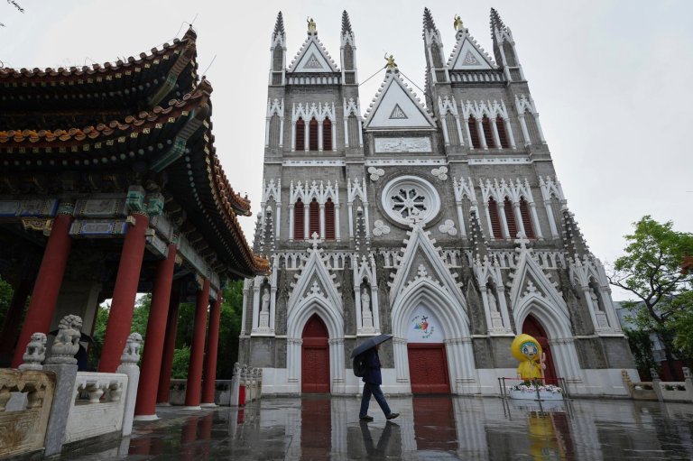 China raises pressure on underground Catholics to join official church, Human Rights Watch finds | iNFOnews.ca