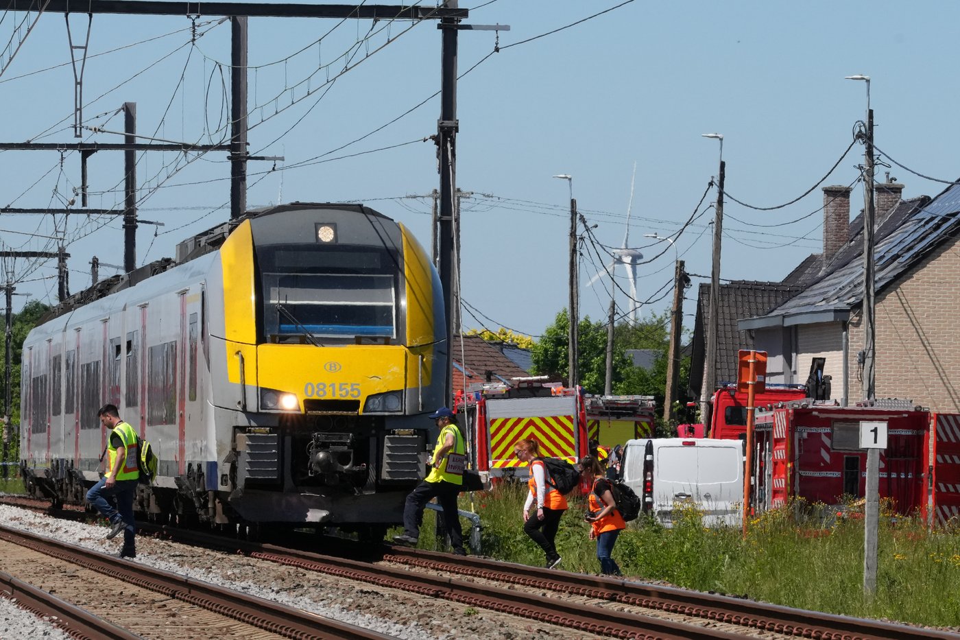A train collides with a minibus of children in Belgium and 4 people are dead | iNwheels A train collides with a minibus of children in Belgium and 4 people are dead | iNwheels